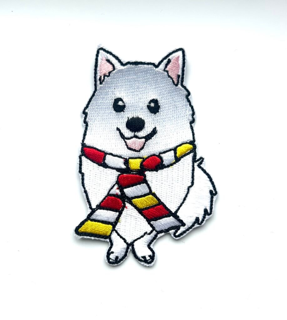 Oetelhond wit Oeteldonk embleem van 10 x 7 cm op kiel