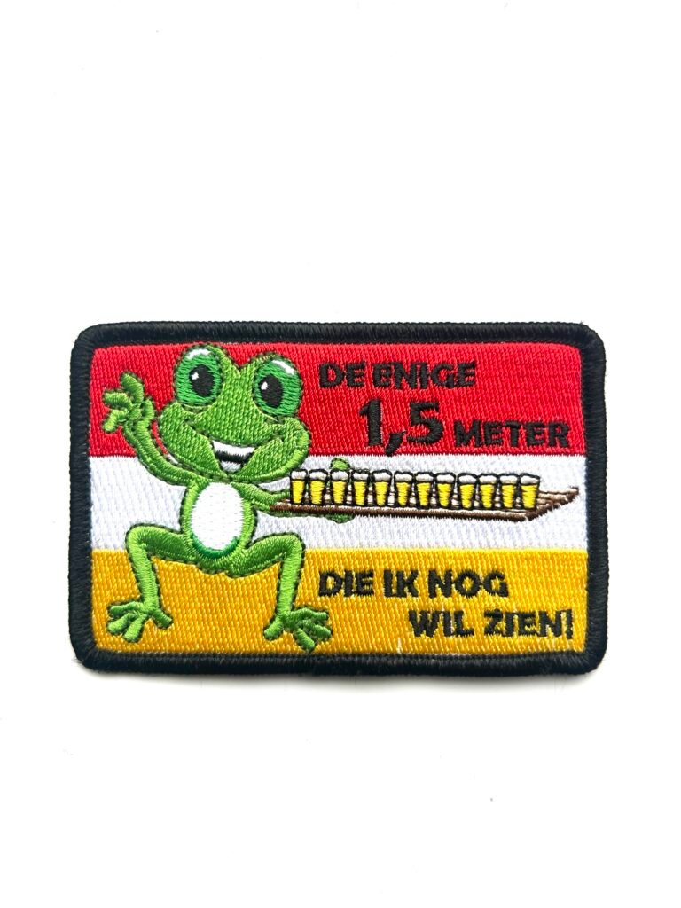 1,5 meter Oeteldonk embleem van 9,5 x 6 cm op carnavalsjas