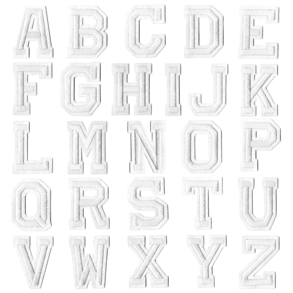 Geborduurde letter emblemen wit A t/m Z, 5 cm